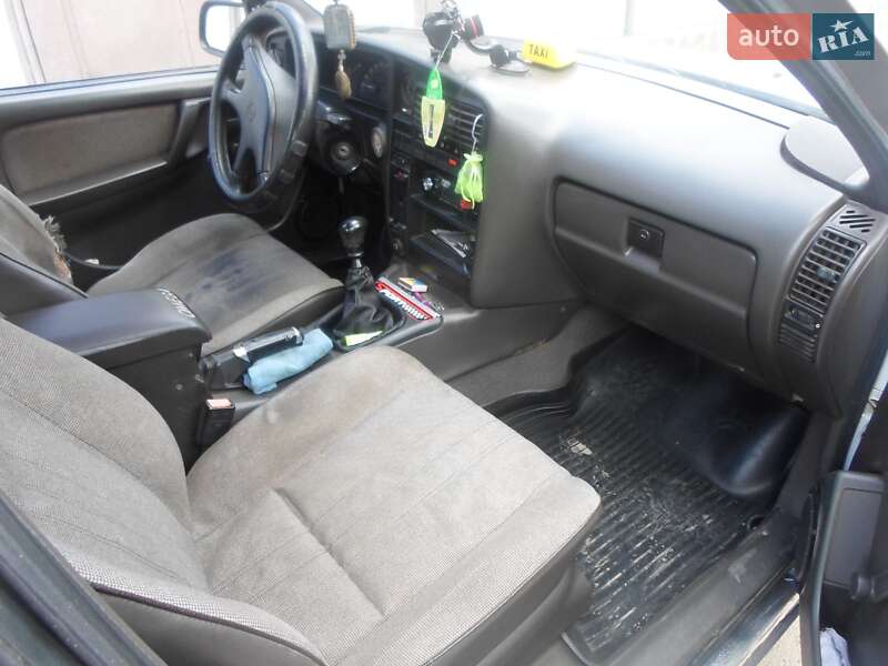 Седан Opel Omega 1989 в Хусті фото 3 Седан Opel Omega 1989 в Хусті