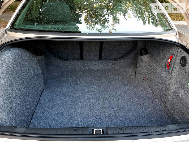 Седан Opel Omega 2000 в Дніпрі