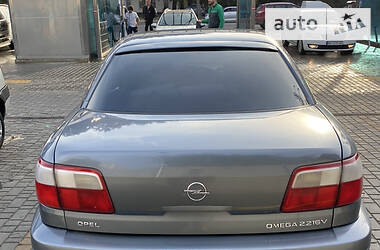 Седан Opel Omega 2001 в Южноукраїнську
