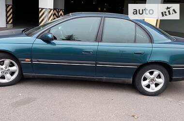 Седан Opel Omega 1998 в Киеве