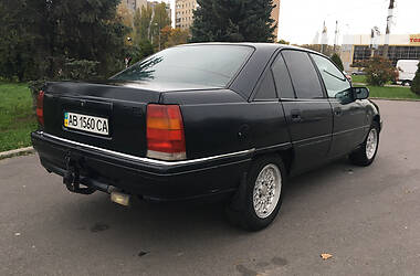 Седан Opel Omega 1990 в Виннице