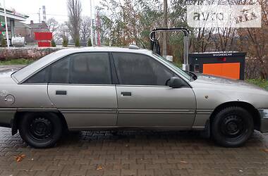 Седан Opel Omega 1988 в Сумах