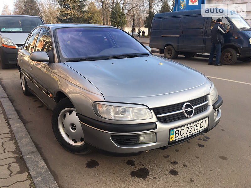 Седан Opel Omega 1995 в Нововолынске