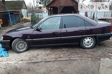 Седан Opel Omega 1993 в Новомосковске