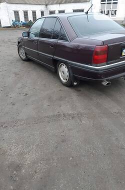 Седан Opel Omega 1993 в Новомосковске