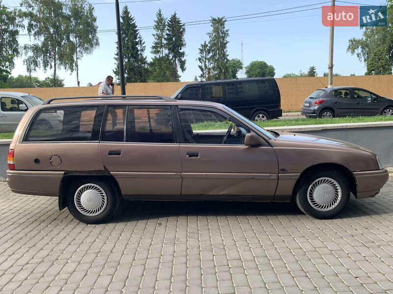Универсал Opel Omega 1988 в Ивано-Франковске