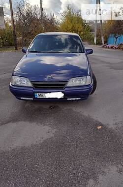 Седан Opel Omega 1991 в Днепре