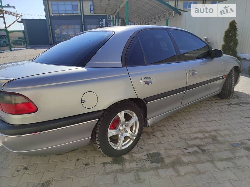 Седан Opel Omega 1994 в Черновцах