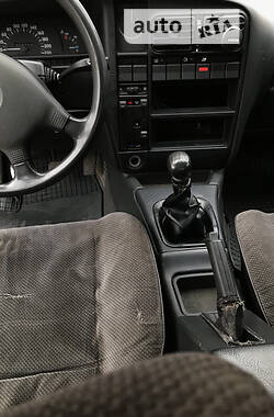 Седан Opel Omega 1988 в 