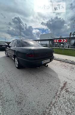 Седан Opel Omega 1995 в Лугинах