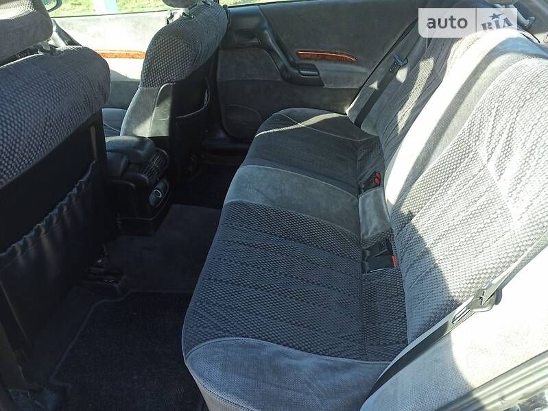 Седан Opel Omega 1995 в Новой Ушице