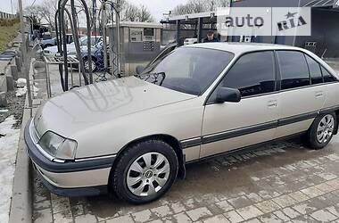 Седан Opel Omega 1993 в Львове