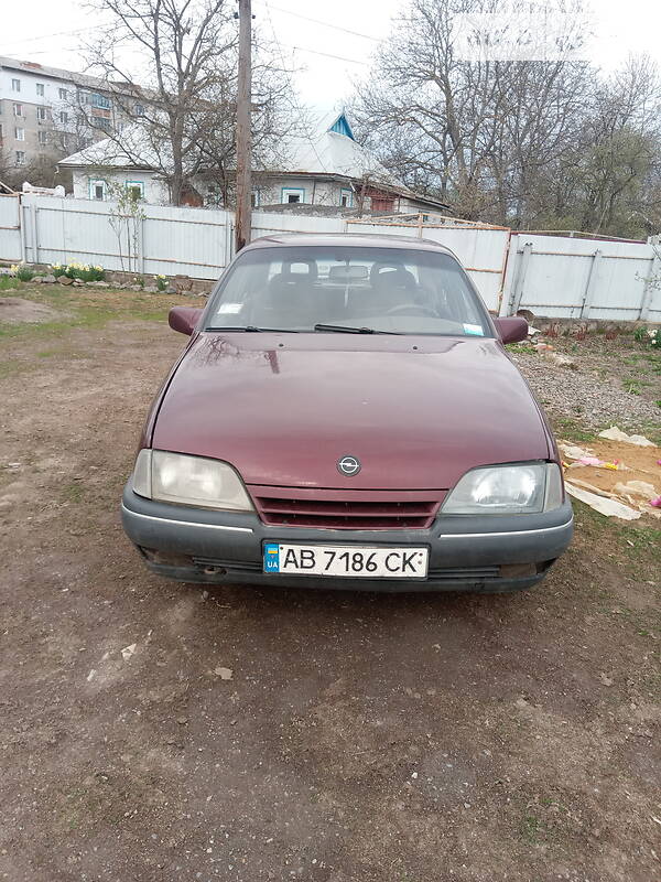 Седан Opel Omega 1989 в Тыврове