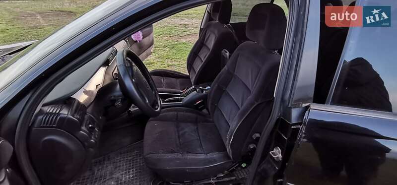 Седан Opel Omega 1995 в Южном