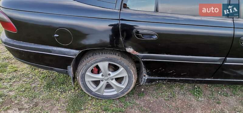 Седан Opel Omega 1995 в Южном