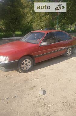 Седан Opel Omega 1991 в Вижниці