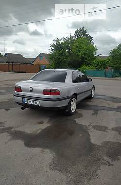 Седан Opel Omega 1999 в Липовце