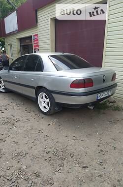 Седан Opel Omega 1999 в Липовце