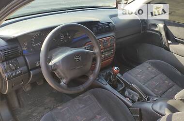 Седан Opel Omega 1998 в Світловодську