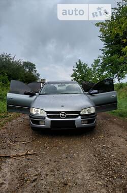 Седан Opel Omega 1994 в Городке