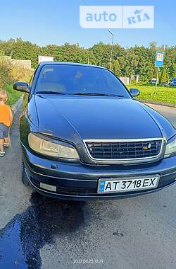 Седан Opel Omega 2000 в Долине