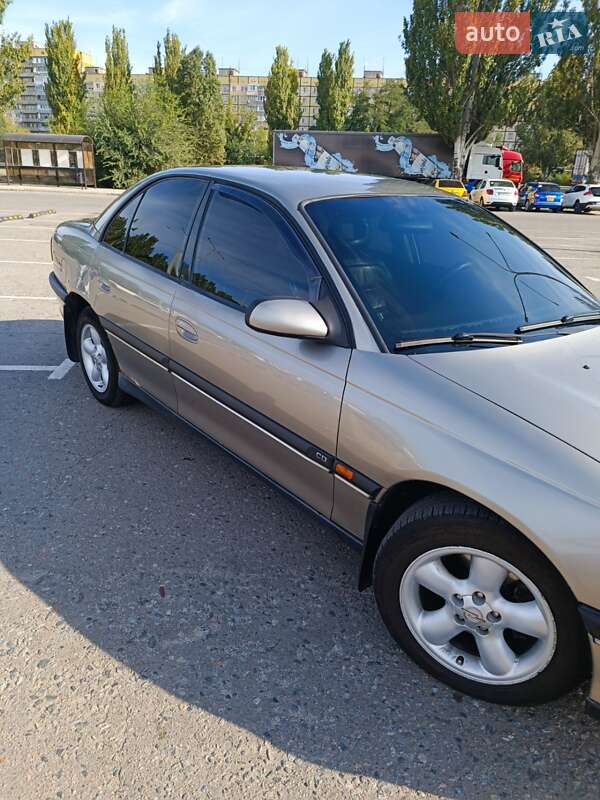 Седан Opel Omega 1997 в Днепре