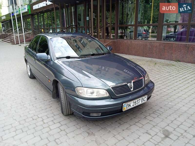 Седан Opel Omega 2000 в Рівному