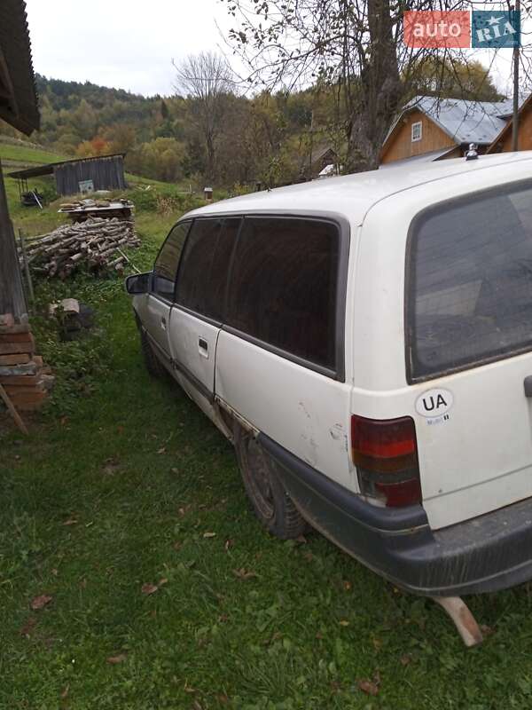 Универсал Opel Omega 1986 в Бориславе