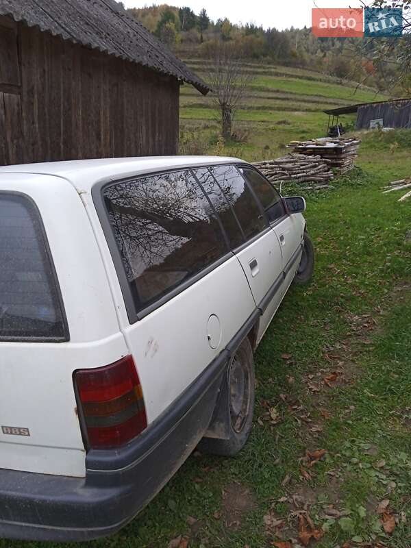 Универсал Opel Omega 1986 в Бориславе
