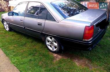 Седан Opel Omega 1987 в Новой Ушице