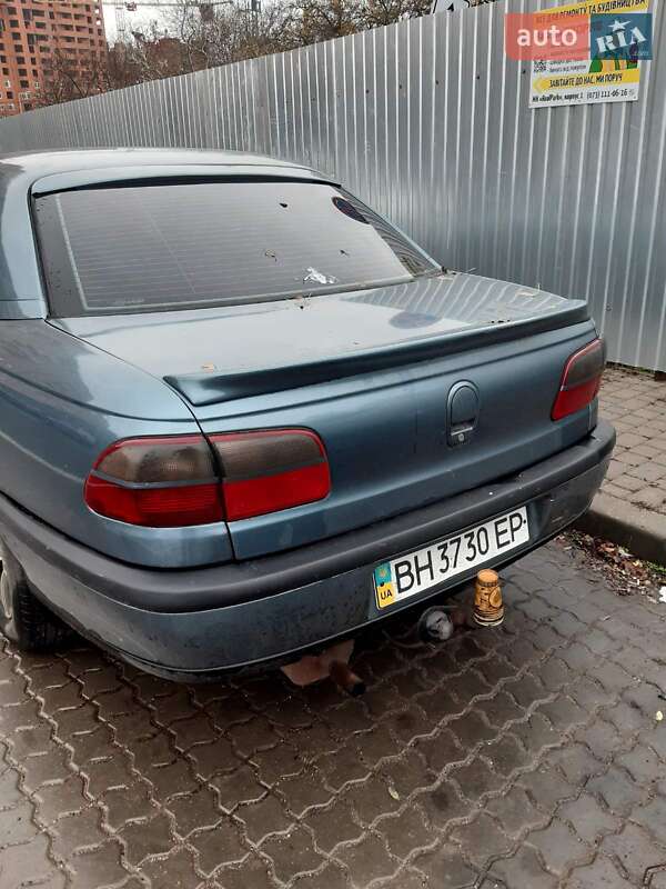 Седан Opel Omega 1997 в Одессе