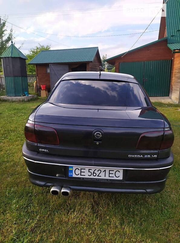 Седан Opel Omega 1998 в Черновцах