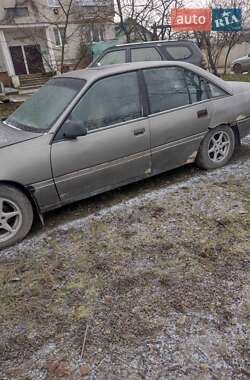 Седан Opel Omega 1988 в Мостиске