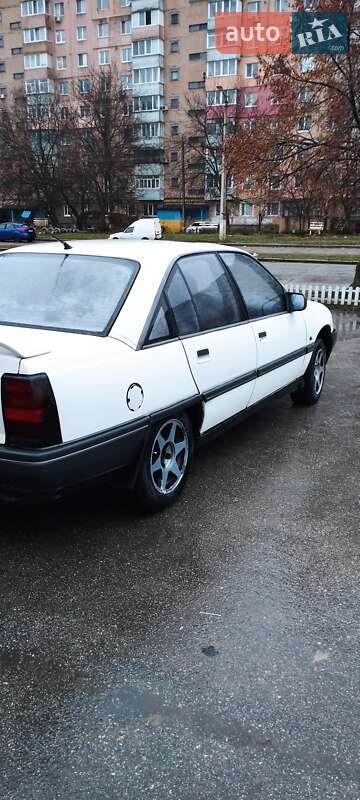 Седан Opel Omega 1987 в Кропивницькому