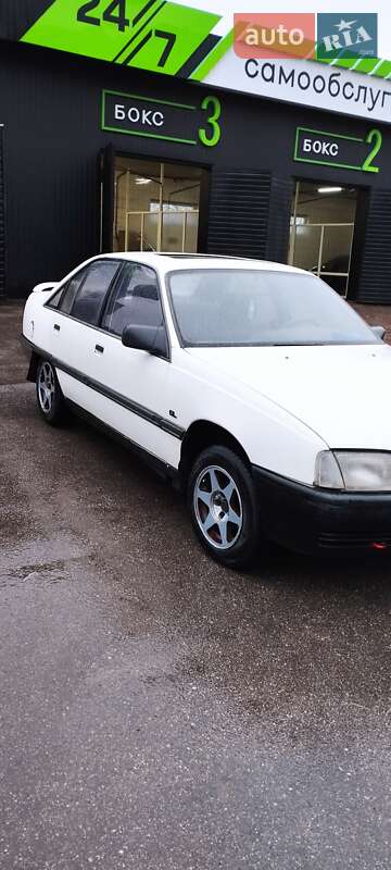 Седан Opel Omega 1987 в Кропивницькому