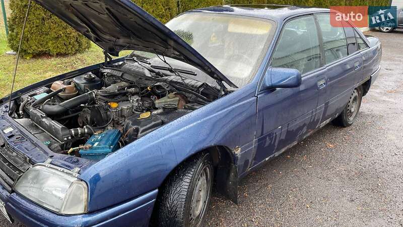 Седан Opel Omega 1990 в Чопі