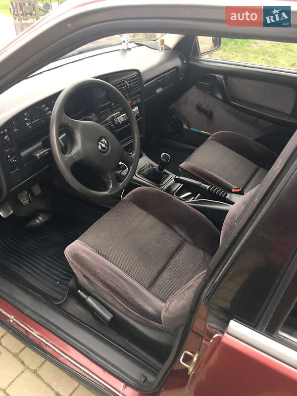 Седан Opel Omega 1992 в Умані фото 11 Седан Opel Omega 1992 в Умані