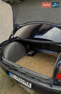 Седан Opel Omega 1995 в Коломиї