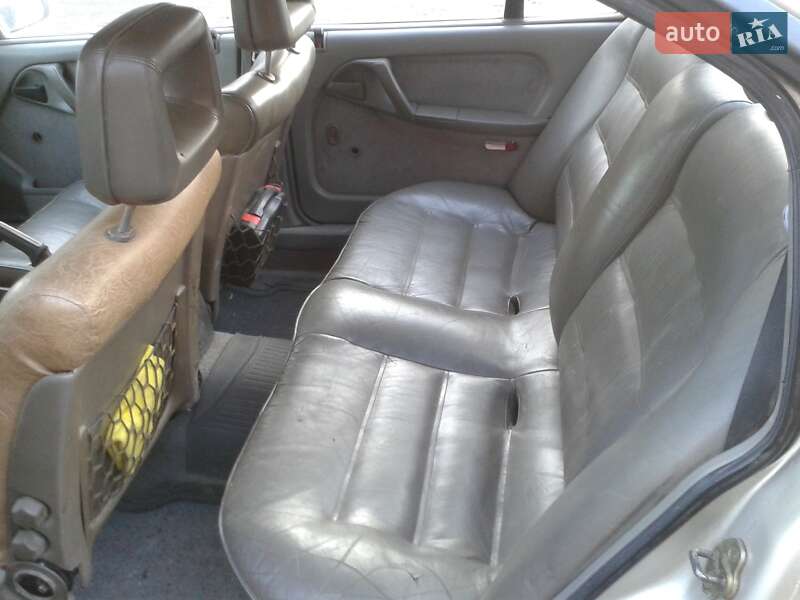 Седан Opel Omega 1992 в Дніпрі