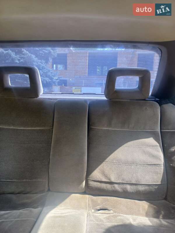 Седан Opel Omega 1988 в Тернополе