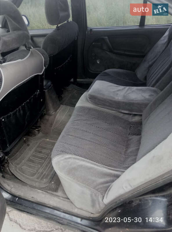 Седан Opel Omega 1989 в Запоріжжі