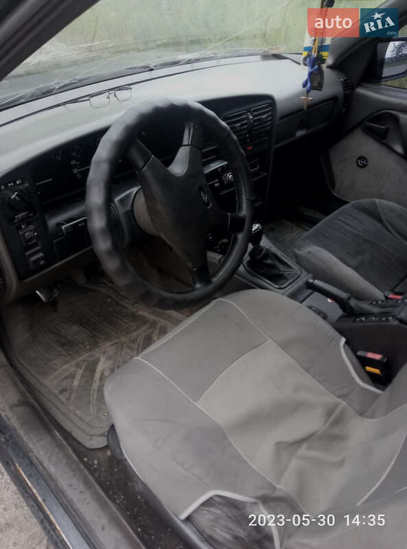 Седан Opel Omega 1989 в Запоріжжі