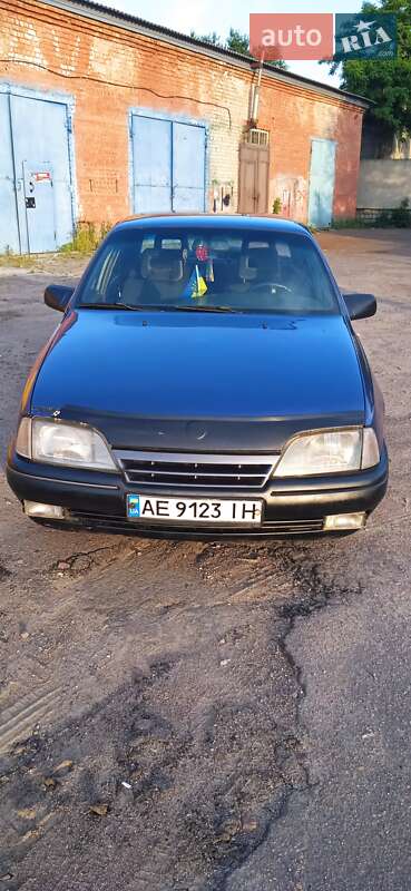 Седан Opel Omega 1987 в Верхнеднепровске