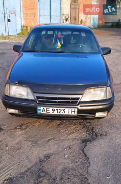 Седан Opel Omega 1987 в Верхнеднепровске