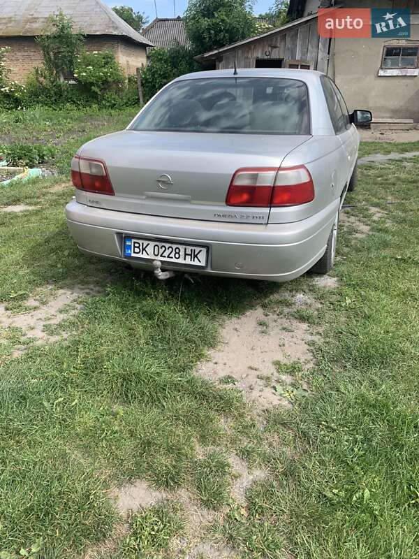 Седан Opel Omega 2001 в Бродах