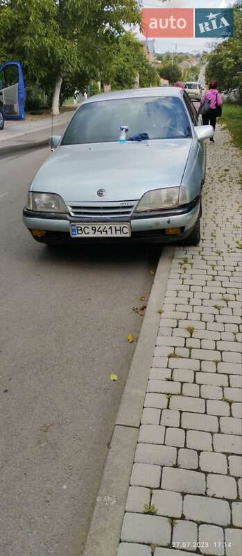 Седан Opel Omega 1988 в Дрогобыче