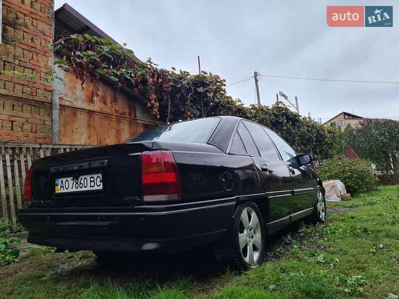 Седан Opel Omega 1988 в Ужгороді