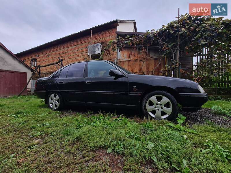 Седан Opel Omega 1988 в Ужгороді