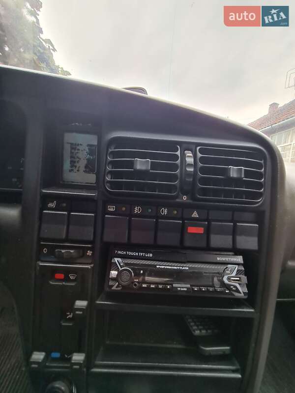 Седан Opel Omega 1988 в Ужгороді