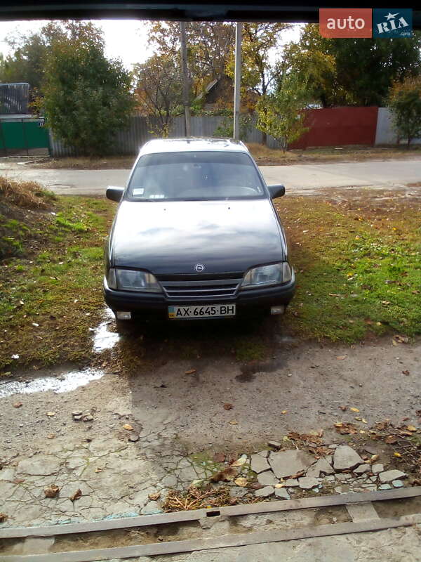Седан Opel Omega 1992 в Краснограді